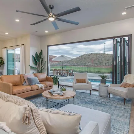 15 Bedroom Combined Super Luxury Home W- Private Pool!